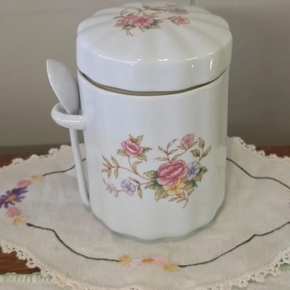 CLEARANCE 💲6️⃣ Porcelain Tea Jar Spoon Floral Design Lidded Container Feminine